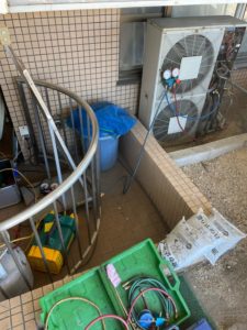 札幌市　美容室　天吊りエアコン更新工事